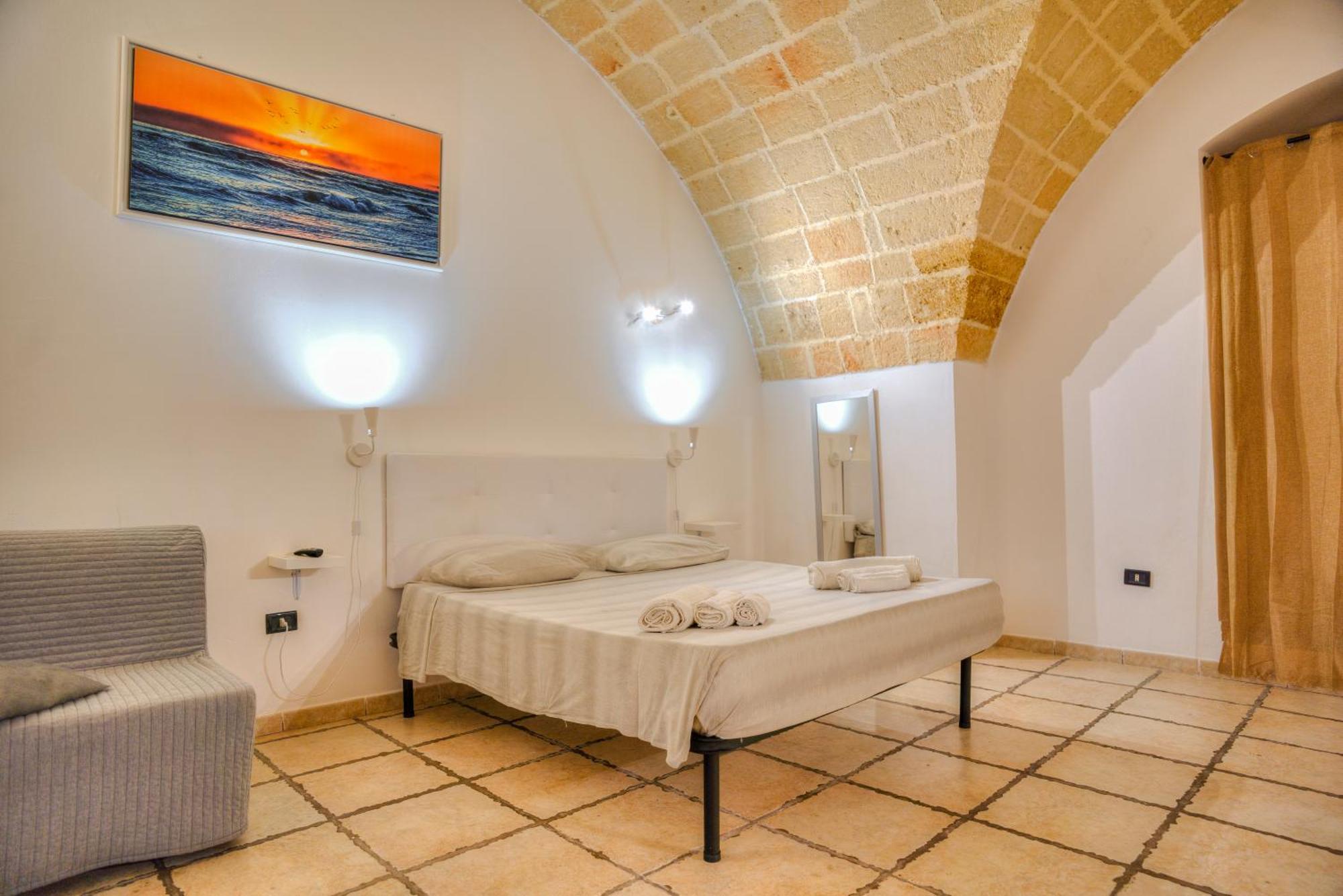 History Station Apartamento Brindisi Exterior foto