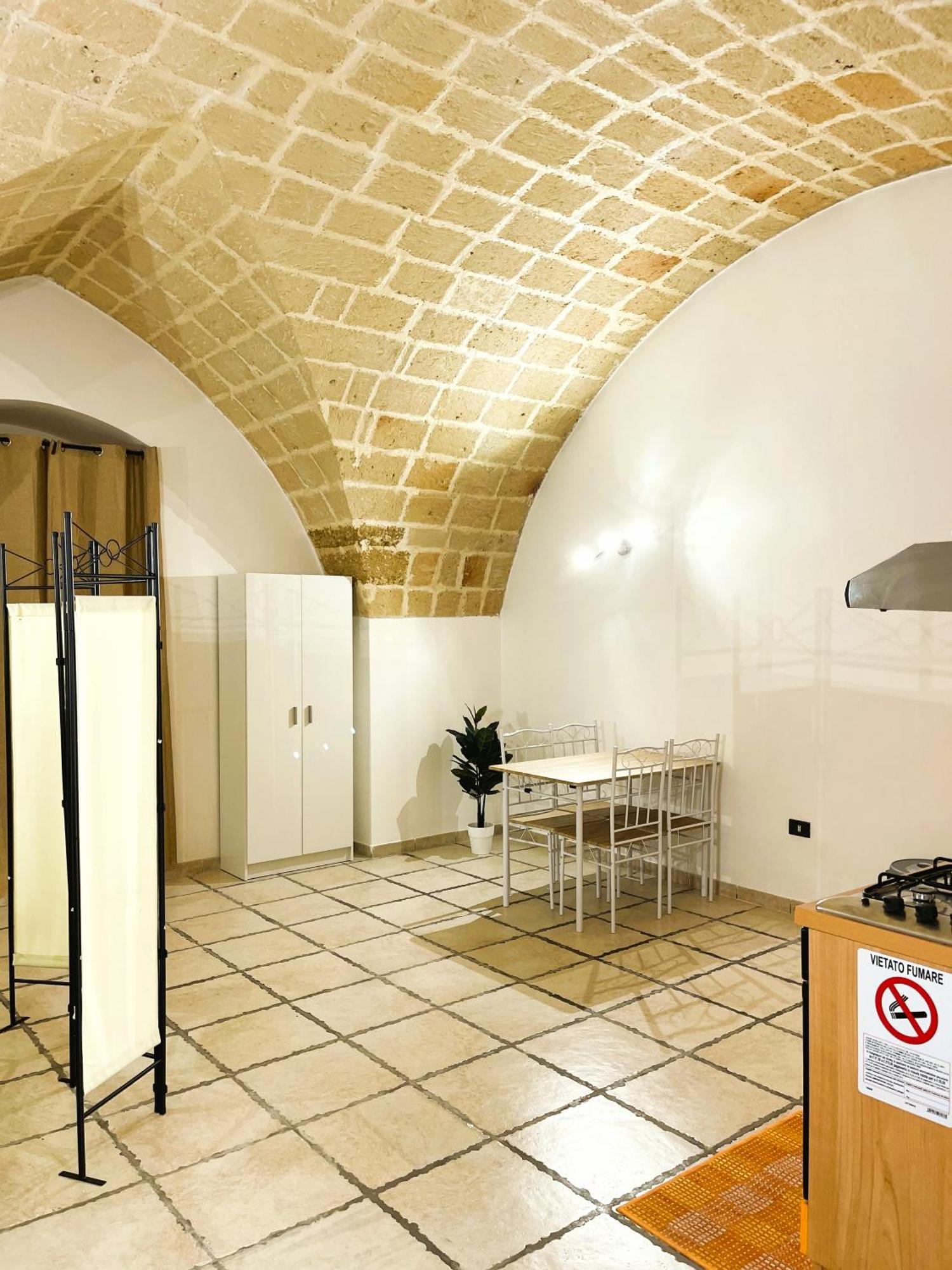 History Station Apartamento Brindisi Exterior foto