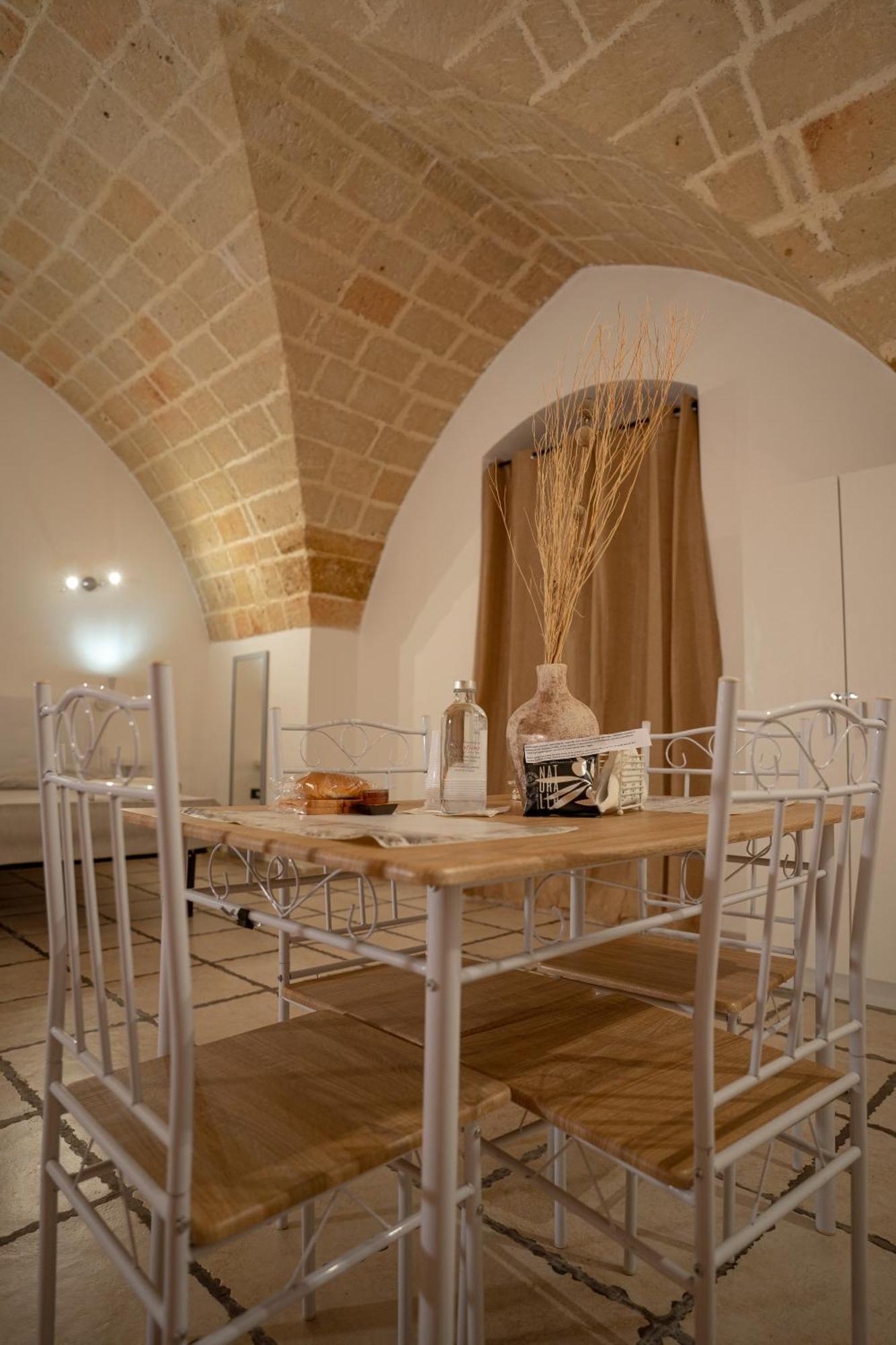 History Station Apartamento Brindisi Exterior foto